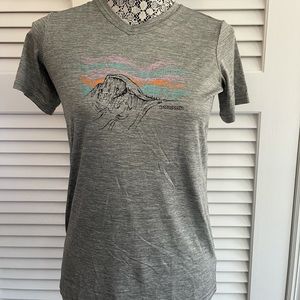 Patagonia ladies T shirt size XS